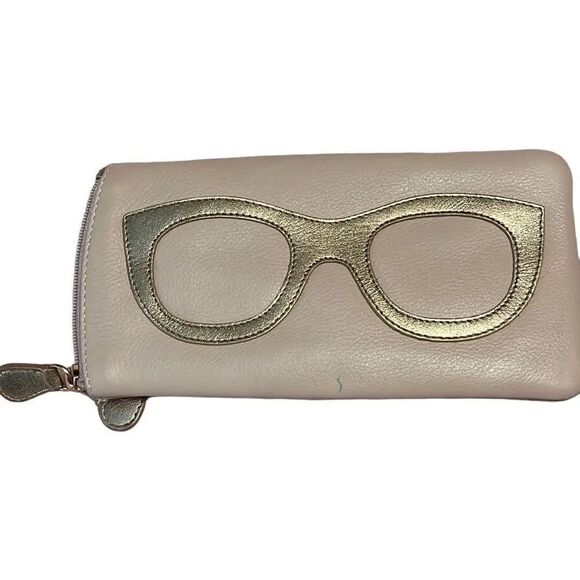 Ili eyeglass case. Small Inc. mark as seen in pictures. - Picture 1 of 4